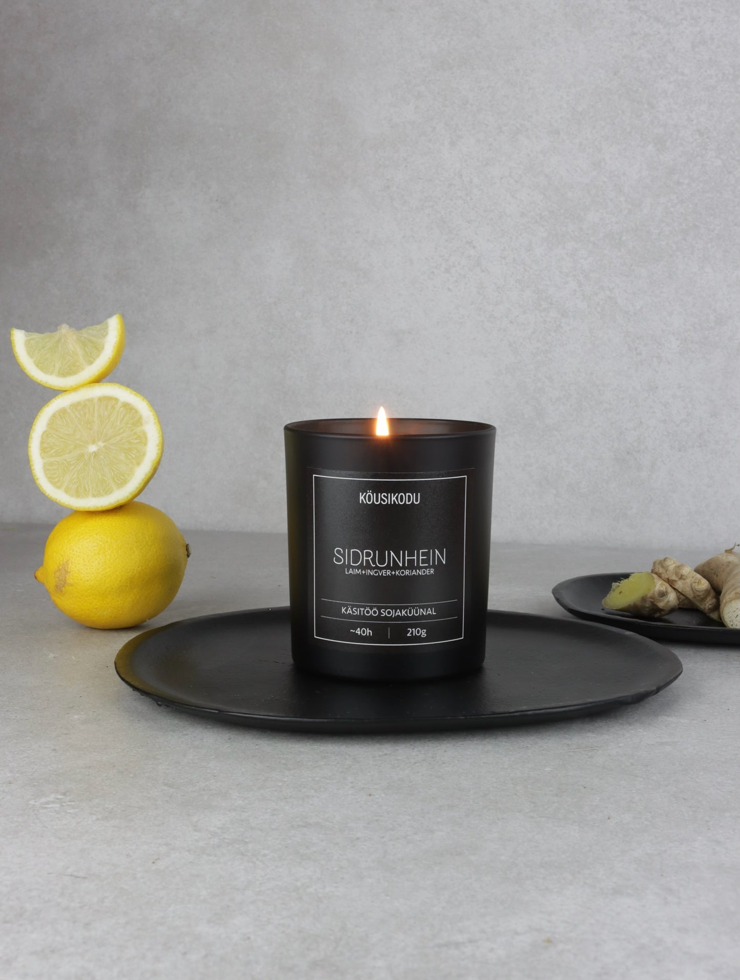 Soy Wax Candle Lemongrass matte black 210g